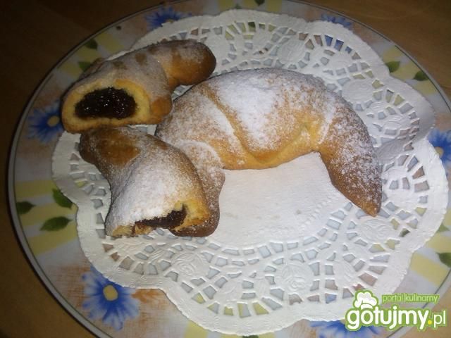 Kruche rogale z marmoladą