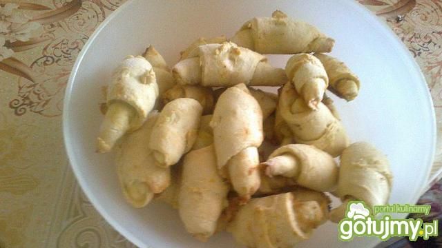 Kruche rogaliki nadziewane