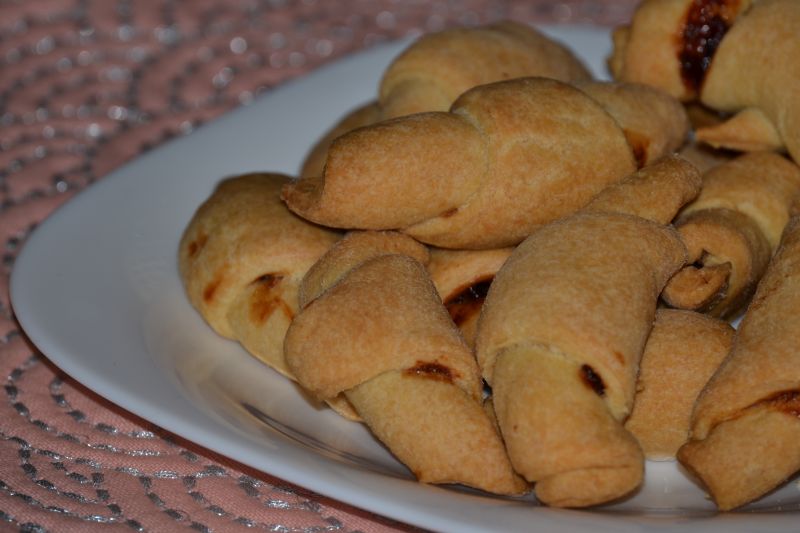 Kruche rogaliki z dyniowe z powidłami śliwkowymi