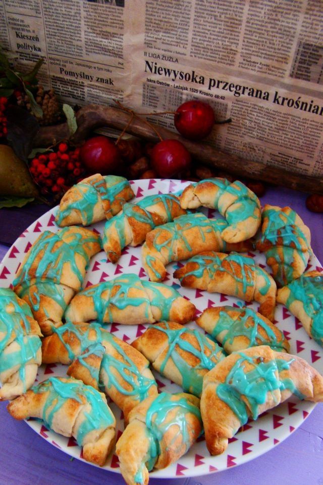 Kruche rogaliki z gruszką  Kruche rogaliki z gruszką