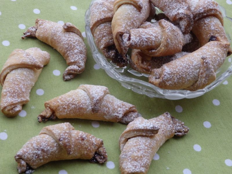 Kruche rogaliki z marmoladą