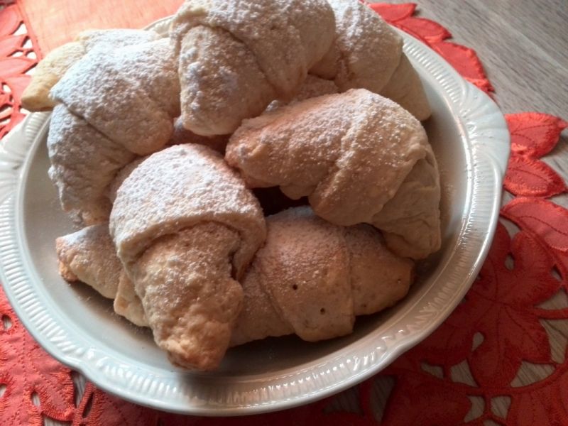 Kruche rogaliki z nadzieniem Kruche rogaliki z nadzieniem