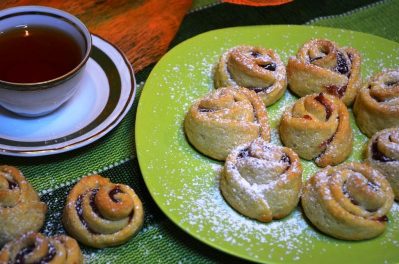 Kruche różyczki z marmoladą  Kruche różyczki z marmoladą