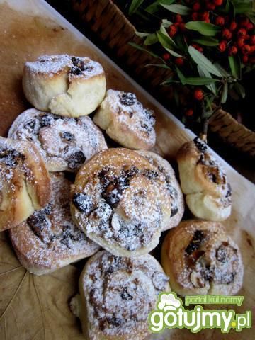 Kruche ślimaczki bakaliowe z czekoladą