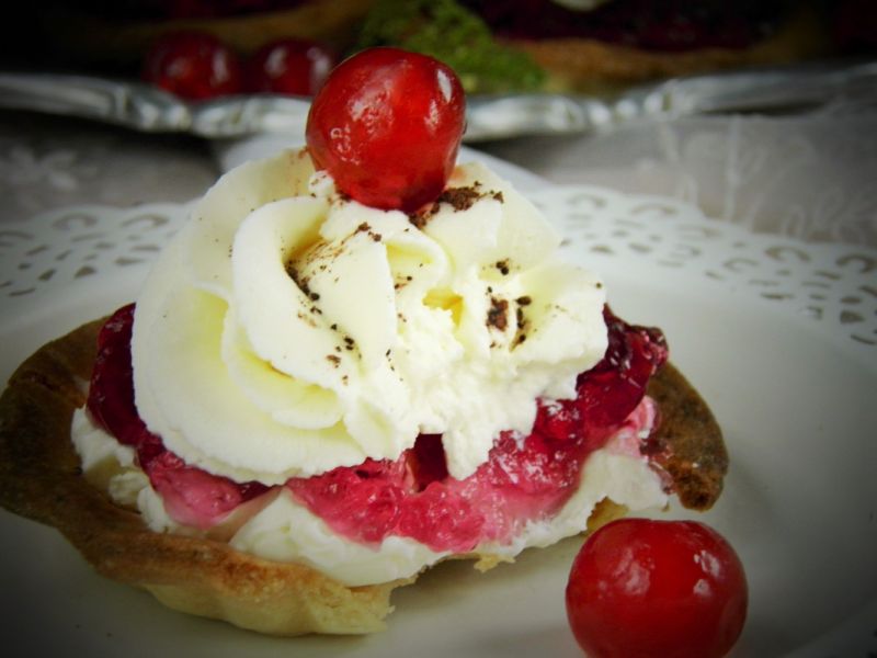 Kruche tartaletki waniliowe z galaretką