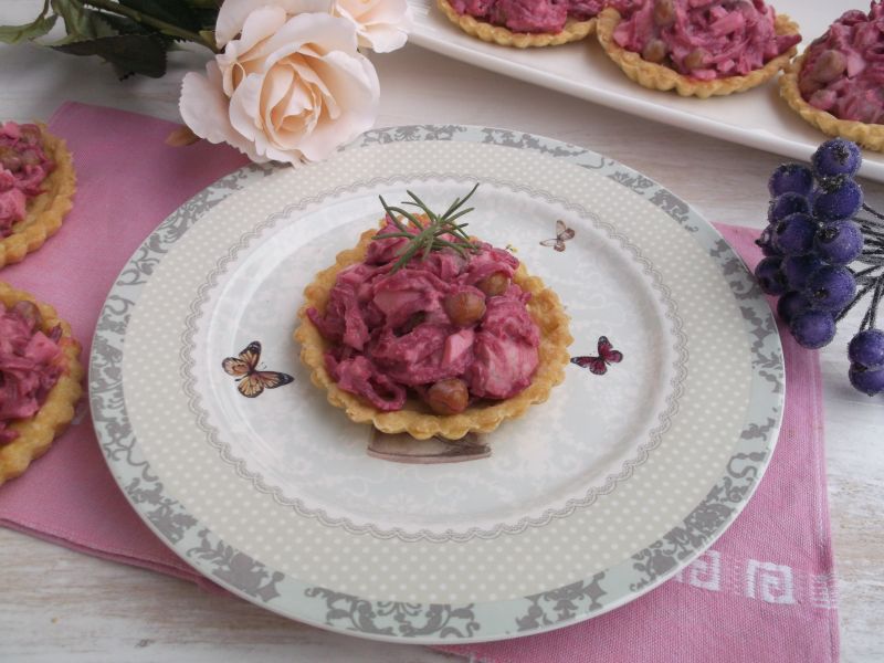 Kruche tartaletki z sałatką śledziową