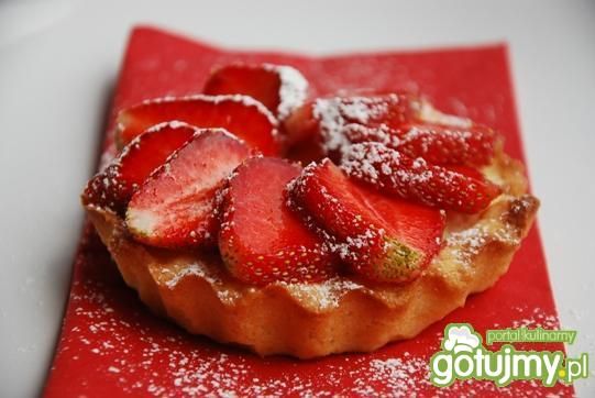 Kruche tartinki z truskawkami  Kruche tartinki z truskawkami