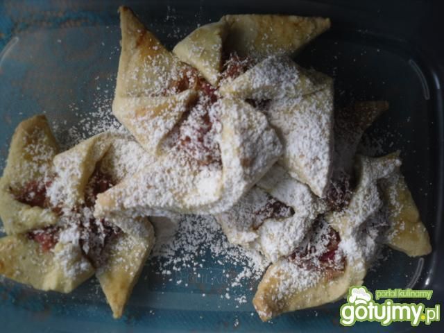 Kruche wiatraczki z rabarbarem.