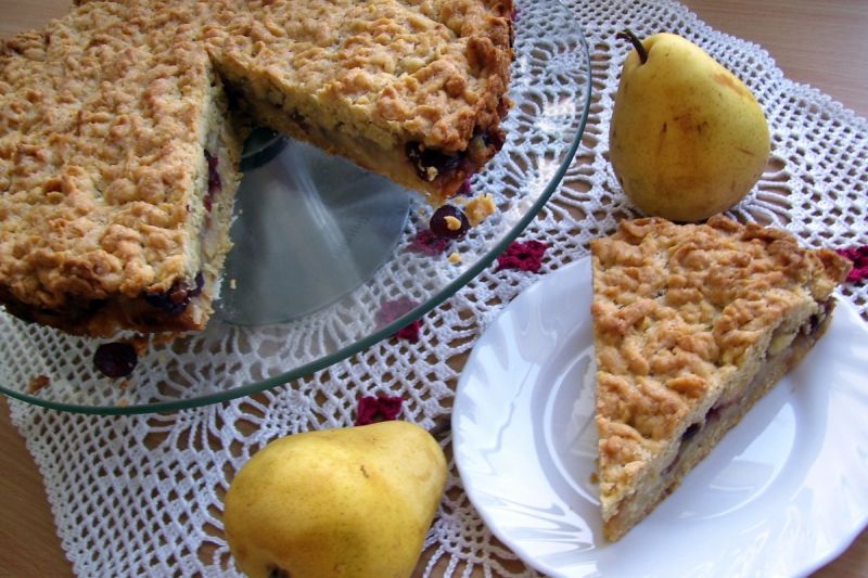 Kruche z gruszkami i żurawiną