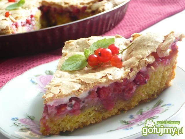 Kruche z porzeczkami pod bezą