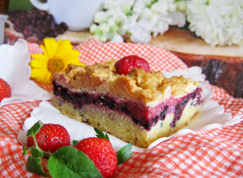 Kruche z truskawkami i jagodami  Kruche z truskawkami i jagodami