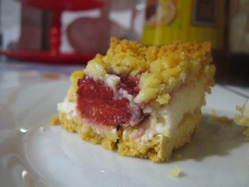 Kruche z truskawkami i pianą Kruche z truskawkami i pianą