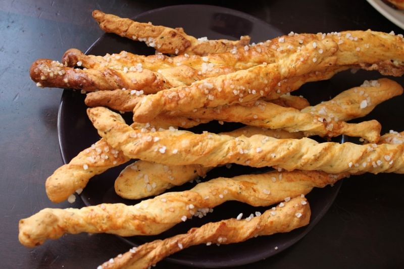 Kruche zawijańce paprykowo - ziołowe  Kruche zawijańce paprykowo - ziołowe