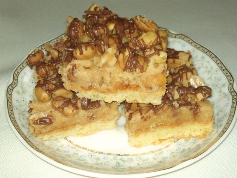 Kruchy mazurek orzechowy Kruchy mazurek orzechowy