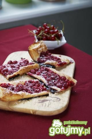 Kruchy placek z czerwoną porzeczką Kruchy placek z czerwoną porzeczką