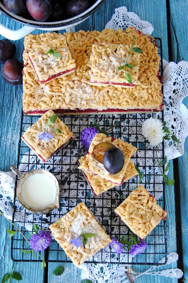 Kruchy z śliwkowym budyniem