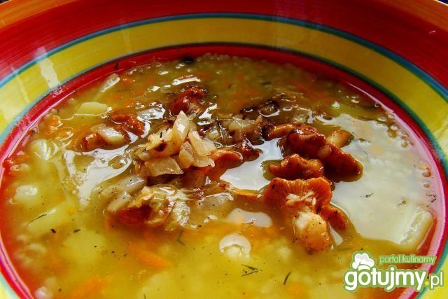 Krupniczek z kurkami na masełku 