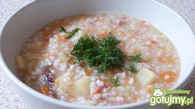 Krupnik na kościach wędzonych