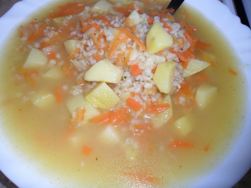 Krupnik na udkach z kurczaka