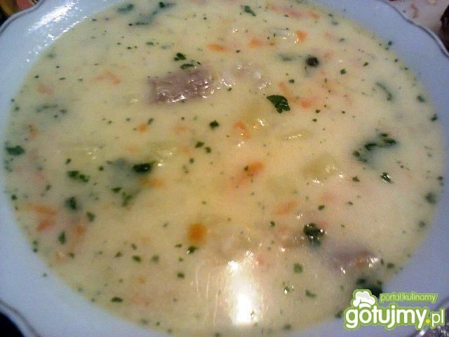 Krupnik na żeberkach ze śmietaną