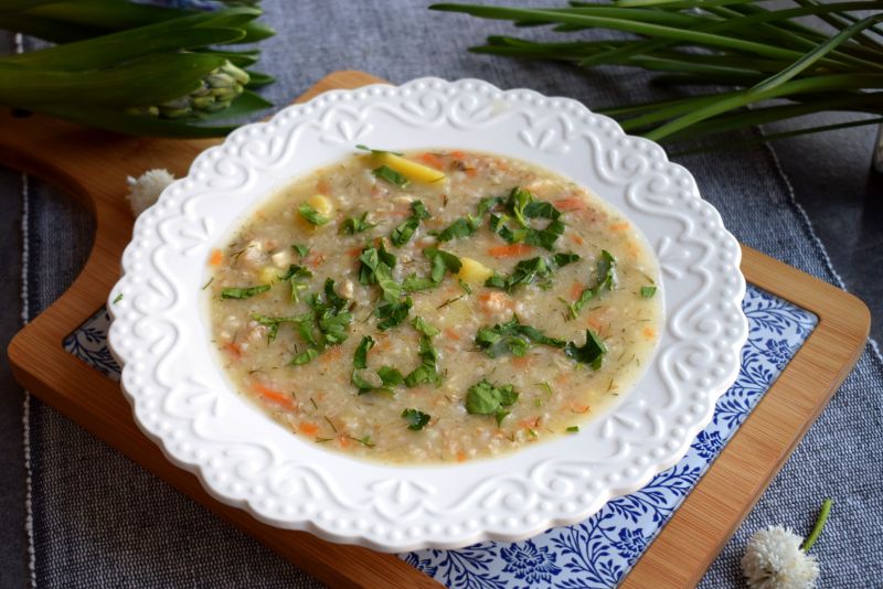 Krupnik orkiszowy z koperkiem