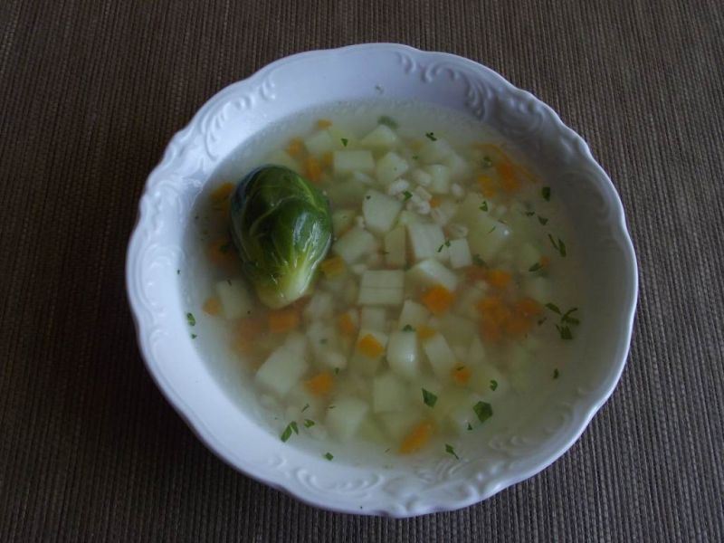 Krupnik z brukselką 