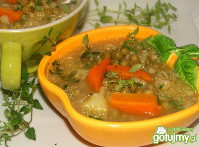 Krupnik z groszkiem i tymiankiem