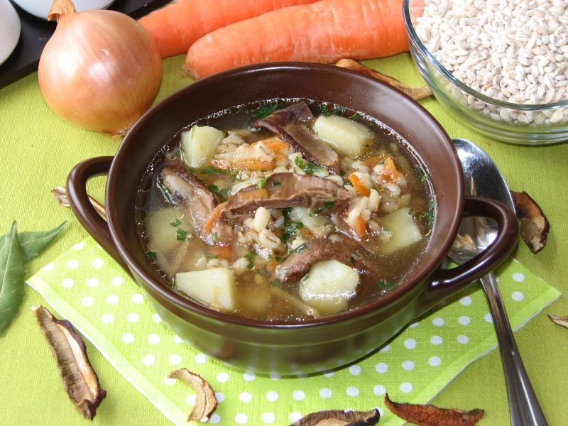 Krupnik z kaszą pęczak i grzybami Krupnik z kaszą pęczak i grzybami