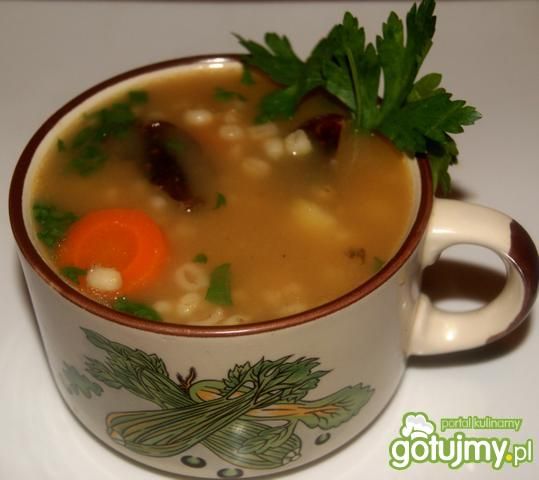 Krupnik z pęczaku na wywarze wołowym Krupnik z pęczaku na wywarze wołowym