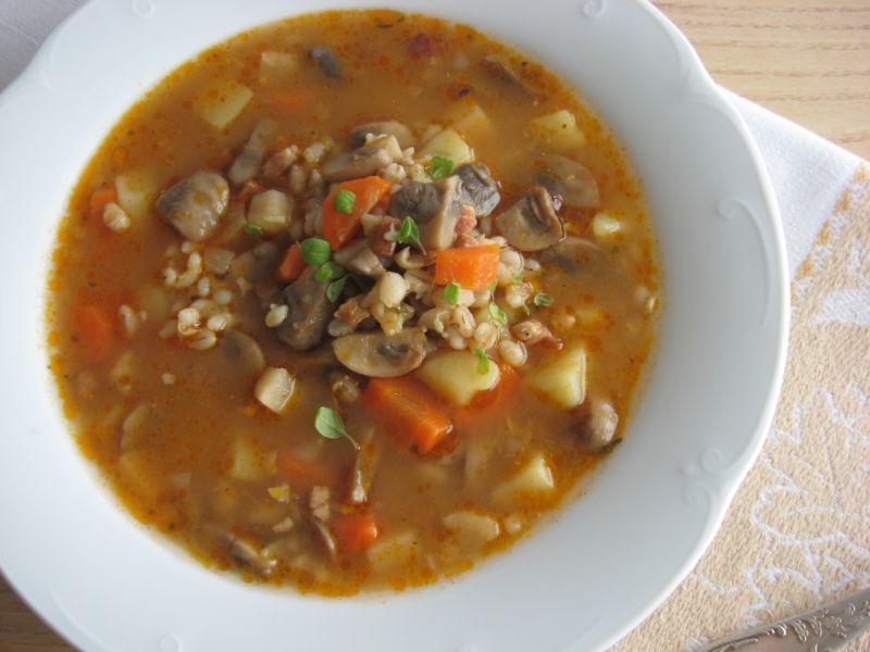 Krupnik z pieczarkami