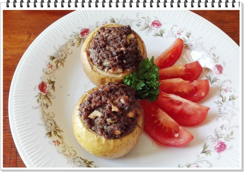 Krupniok Eli grillowany w jabłkach Krupniok Eli grillowany w jabłkach