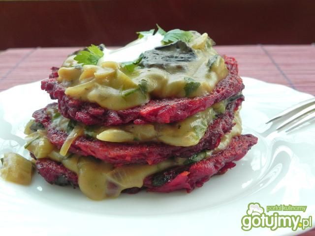 Krwawe placki z sosem cebulowo-śliwkowym Krwawe placki z sosem cebulowo-śliwkowym