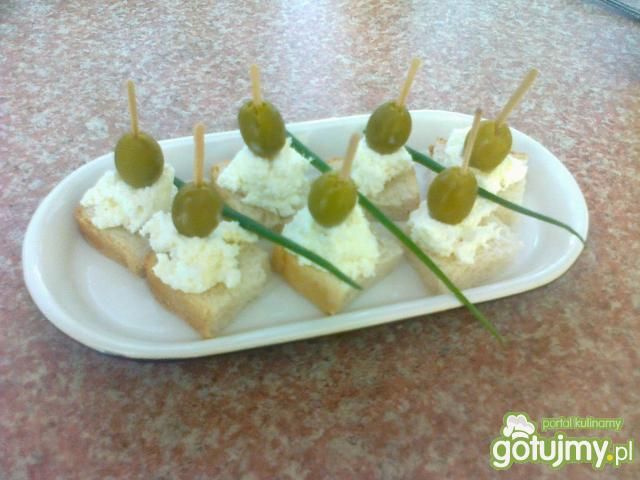 kryzysowe koreczk z oliwkami kryzysowe koreczk z oliwkami