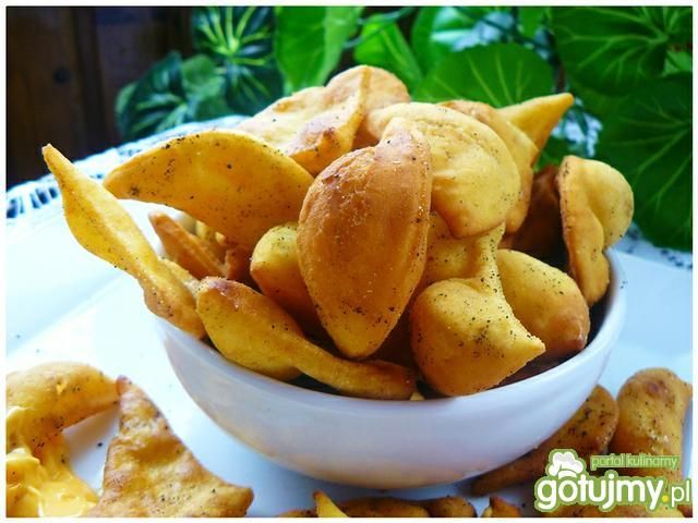 Księżycowe nachosy z dipem serowym 