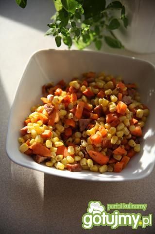 Kukurydziana sałatka na ciepło Kukurydziana sałatka na ciepło
