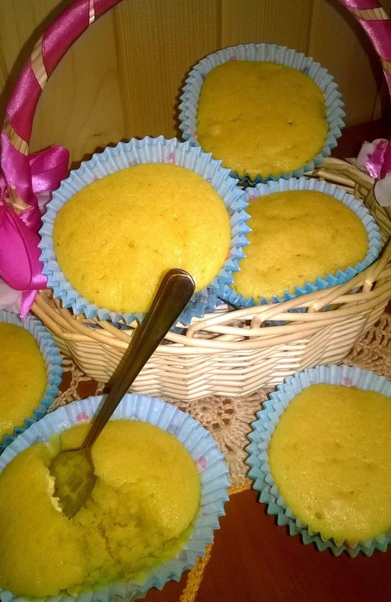 Kukurydziane babeczki z gruszką Kukurydziane babeczki z gruszką