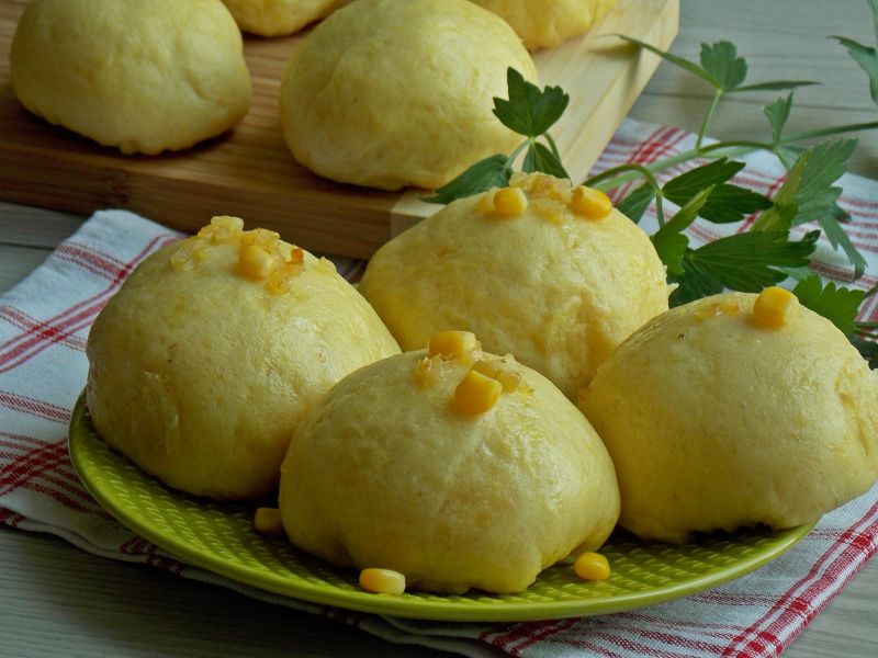 Kukurydziane pampuchy z gotowaną wołowiną