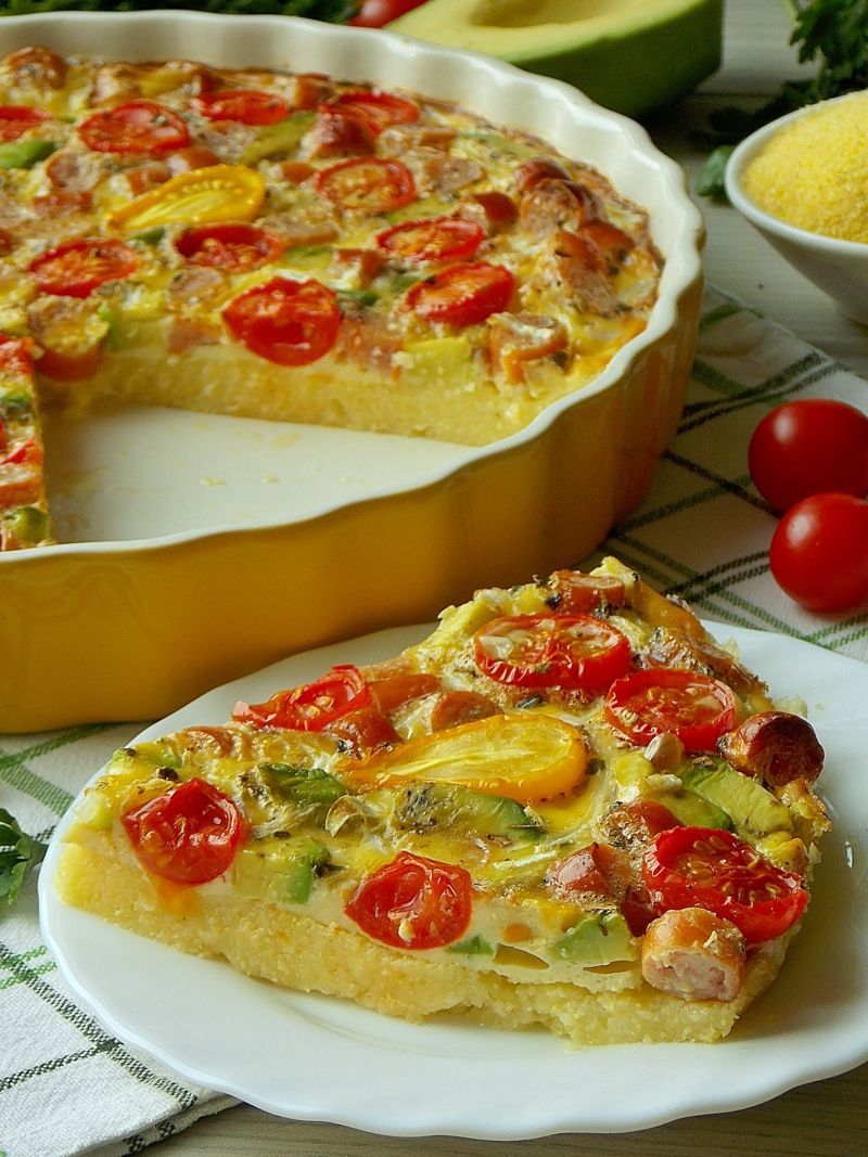 Kukurydziane quiche z kabanosem i warzywami Kukurydziane quiche z kabanosem i warzywami