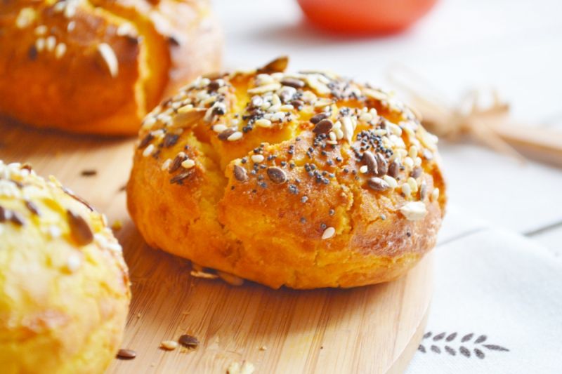 Kukurydziano-pszenne bułeczki z ziarnami