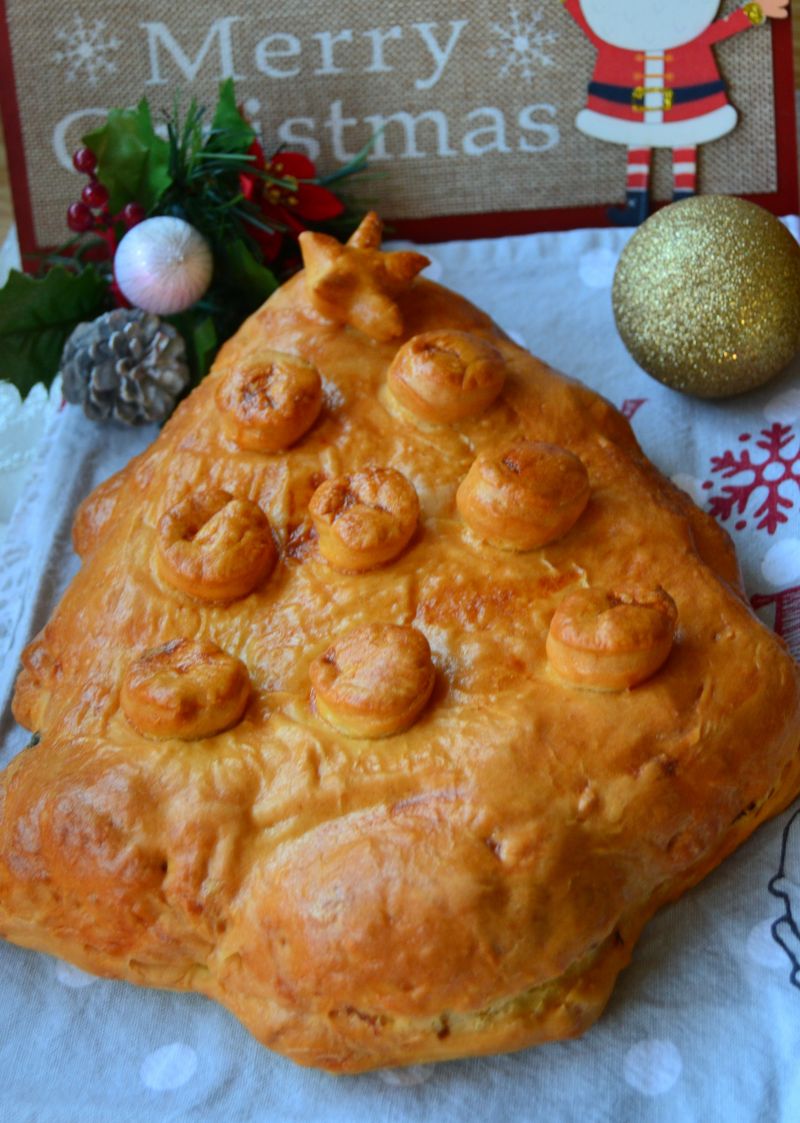 Kulebiak choinka, z kapusta i grzybami Kulebiak choinka, z kapusta i grzybami
