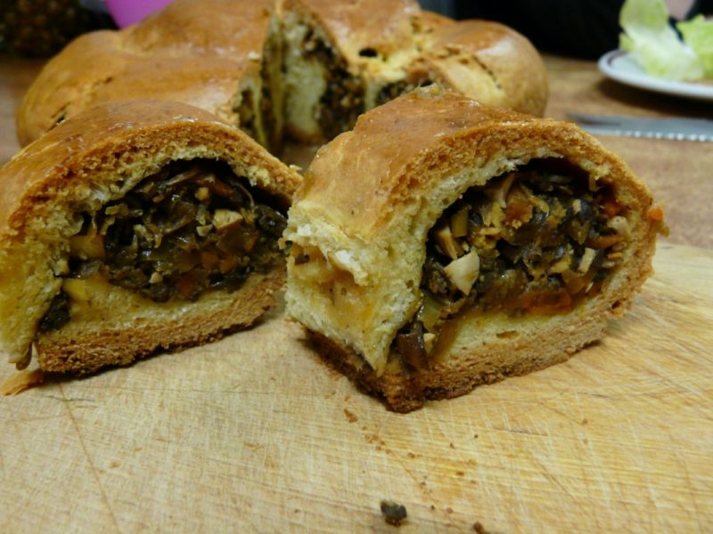 Kulebiak staropolski z kapustą i grzybami