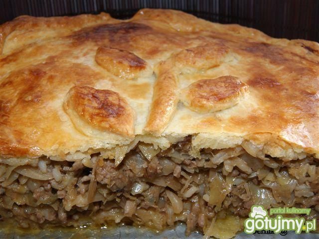 Kulebiak z mięsno-kapuścianym farszem Kulebiak z mięsno-kapuścianym farszem