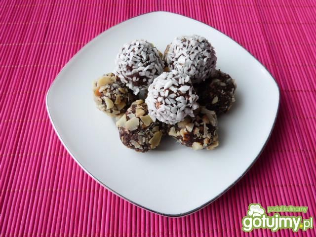 Kuleczki kawowe z waflami ryżowymi Kuleczki kawowe z waflami ryżowymi