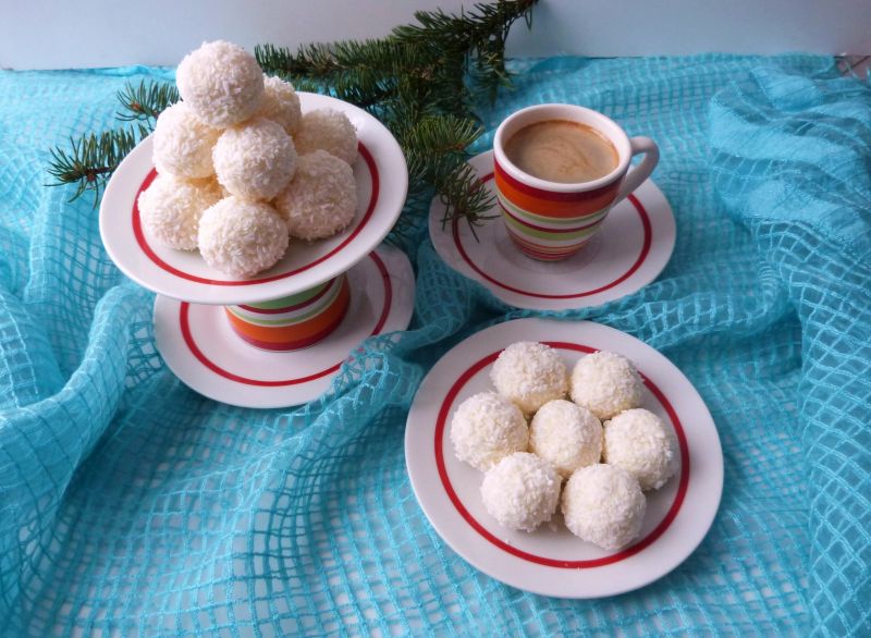 Kuleczki kokosowe z migdałami Kuleczki kokosowe z migdałami