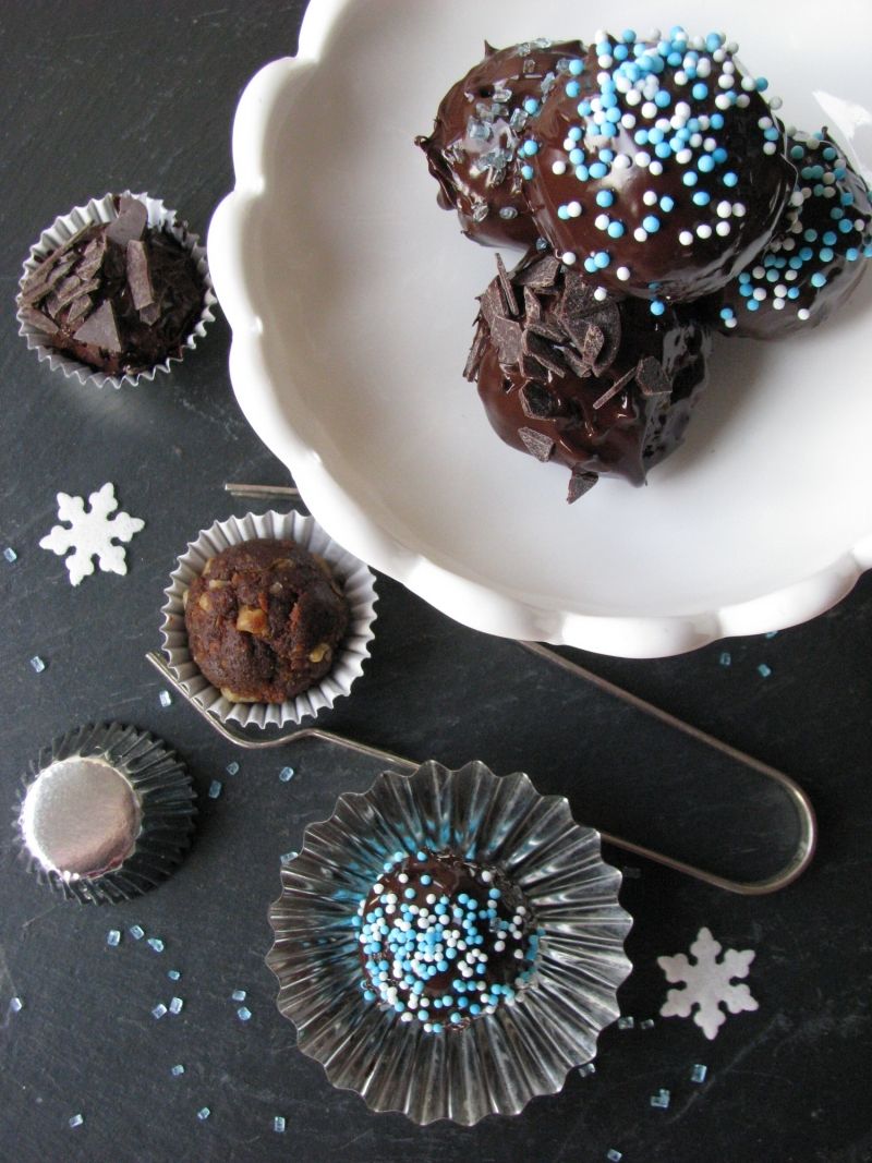 Kuleczki piernikowe z orzechami