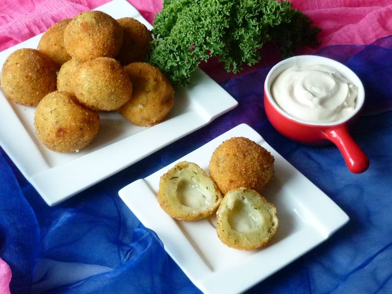 Kuleczki ziemniaczane z mazzarellą