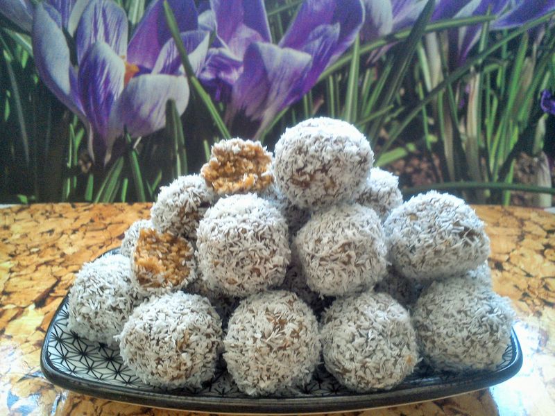 Kulki daktylowo-bakaliowe bezglutenowe Kulki daktylowo-bakaliowe bezglutenowe