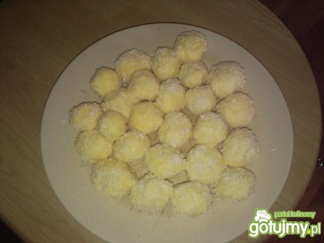 Kulki mleczno-kokosowe Kulki mleczno-kokosowe