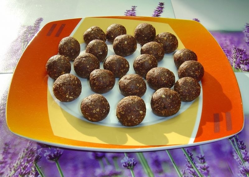 Kulki mocy z figami i płatkami owsianymi