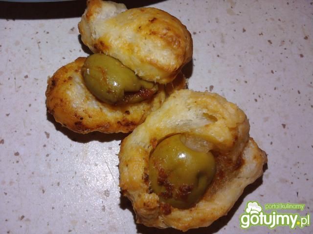 Kulki oliwkowe we francuskim cieście Kulki oliwkowe we francuskim cieście